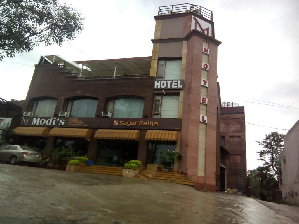 Pinjaur Modi Hotel & Resorts מראה חיצוני תמונה