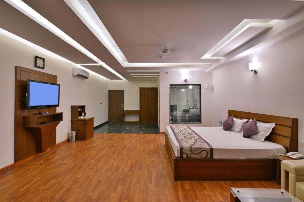 Pinjaur Modi Hotel & Resorts מראה חיצוני תמונה