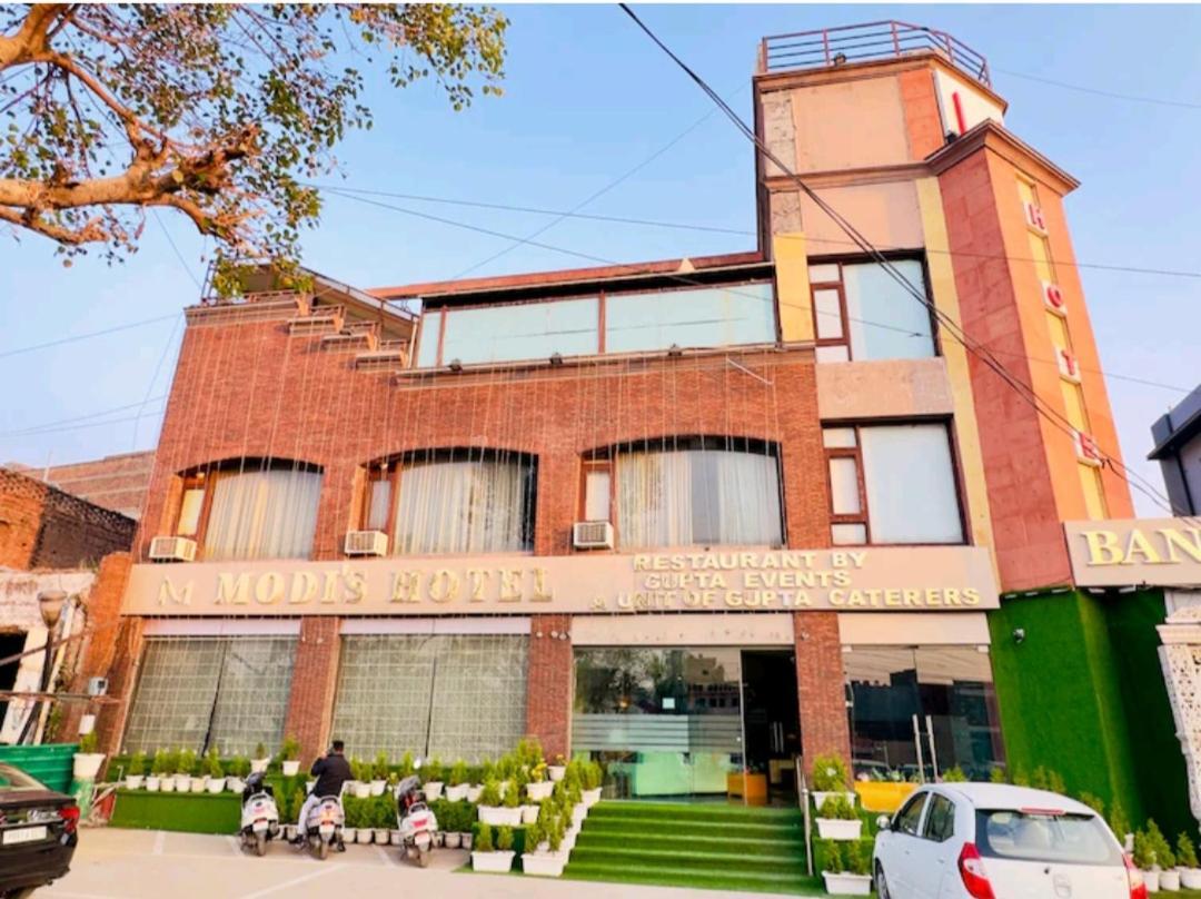 Pinjaur Modi Hotel & Resorts מראה חיצוני תמונה