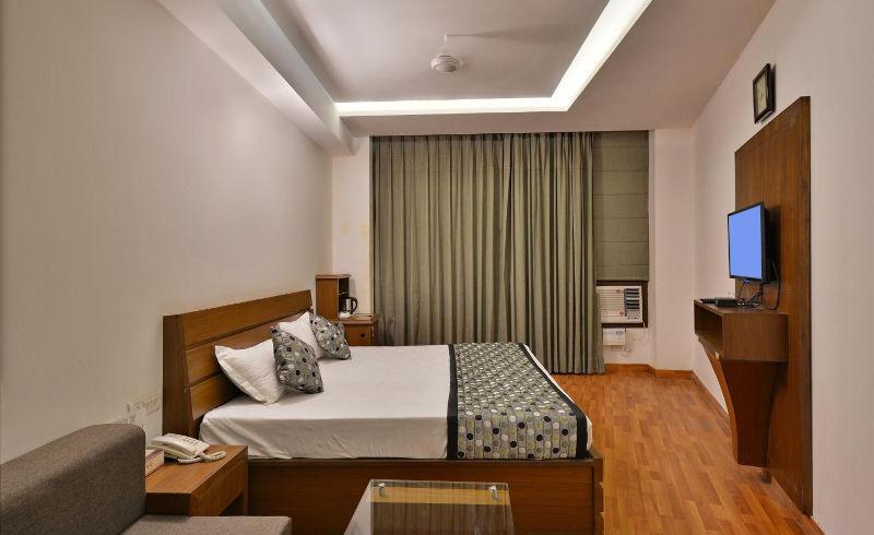 Pinjaur Modi Hotel & Resorts מראה חיצוני תמונה